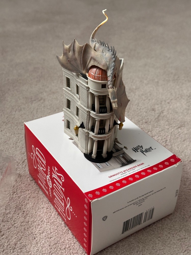 2017 Harry Potter Gringott’s Wizarding Bank Dragon Hallmark Keepsake Ornament
