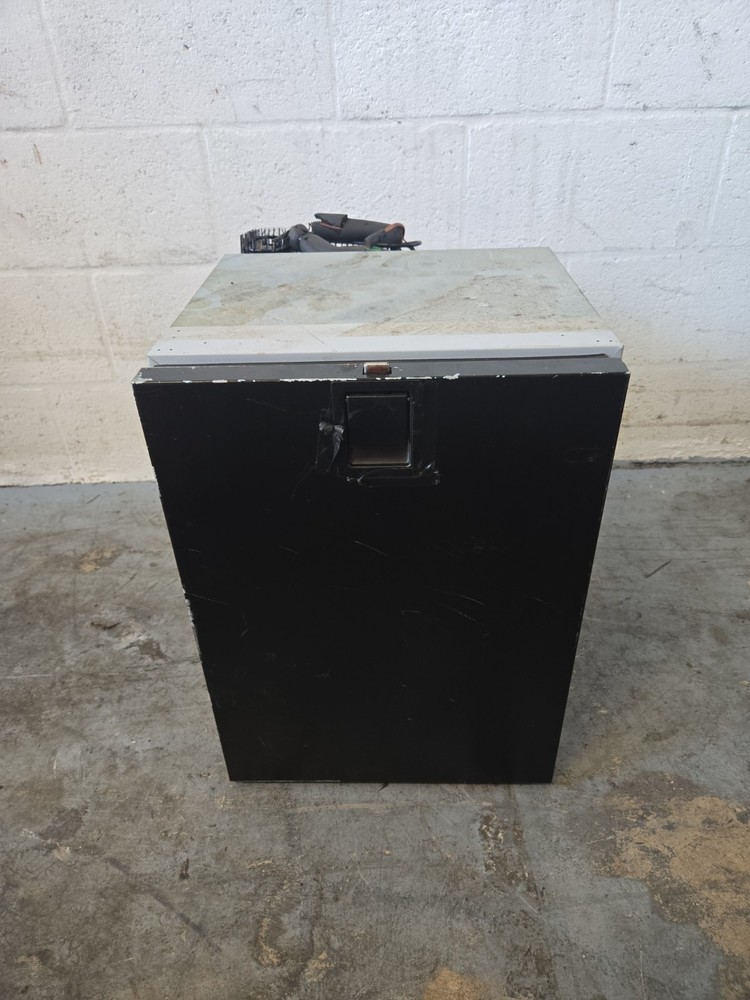 Indel B SP67I Truck Sleeper Refrigerator 49L 12/24V DC – Tested – Free Shipping