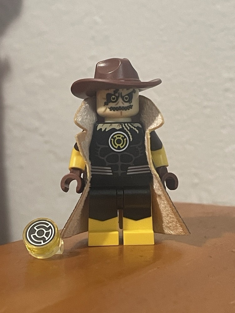 Lego Custom Old Yellow Lantern Scarecrow Building Set