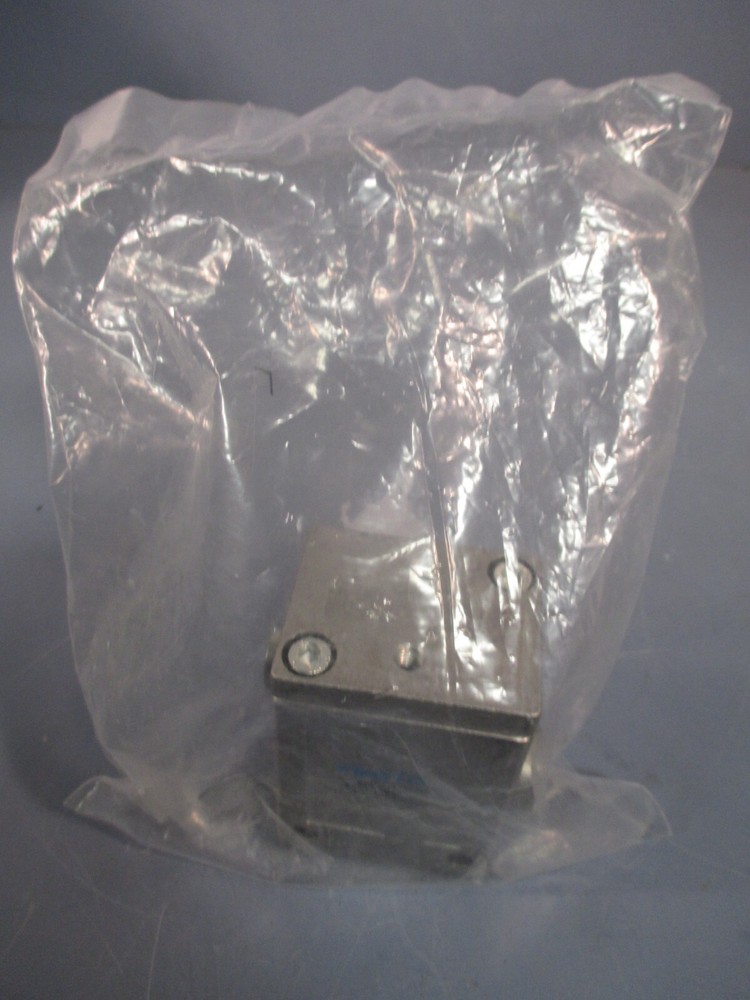 FESTO Vacuum Generator VAK-1/4 6890