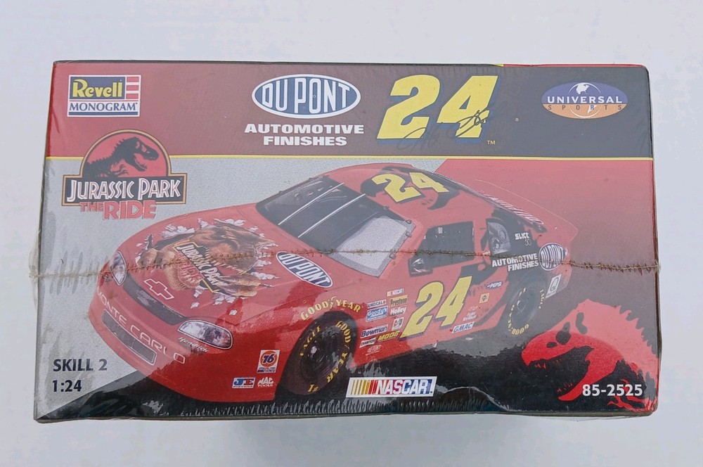 1997 Revell Monogram Jeff Gordon 24 Jurassic Park Chevy Monte Carlo Model Car Kit