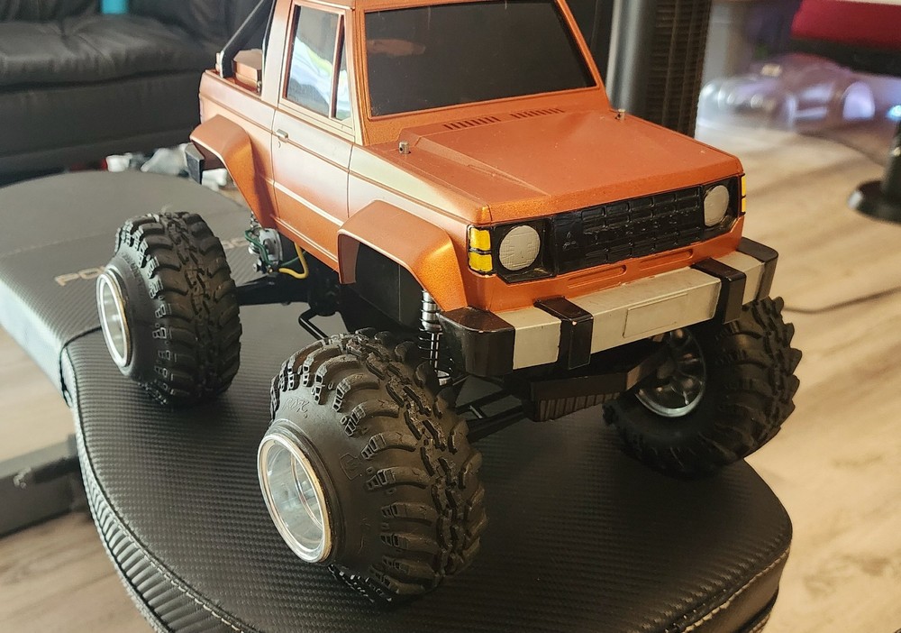 TAMIYA MONTERO RC 4WD OFF-ROAD JEEP MODEL KIT