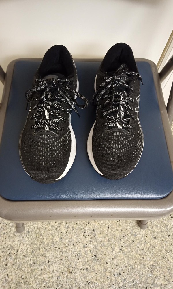 Size 9.5 - ASICS GEL-Kayano 28