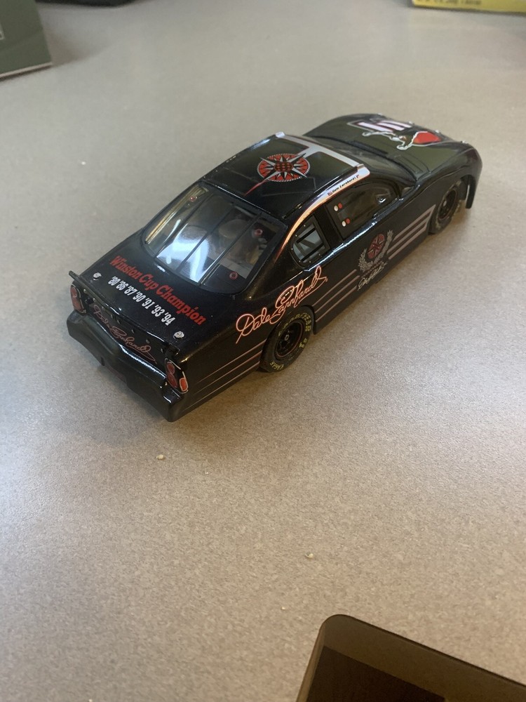 Dale Earnhardt 1:24 Authentic Diecast Replica Limited Edition 2002 Revell NASCAR