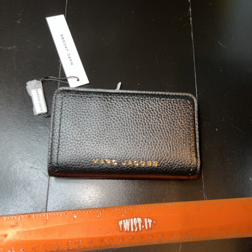 Marc Jacobs Black With Gold Hardware Groove Medium Bifold Women's Leather Wallet