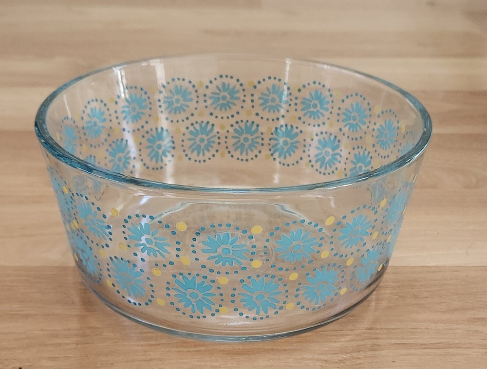 Pioneer Woman 7-Cup Glass Mixing Bowl in Dandelion Aqua & Gold - Chip-Free