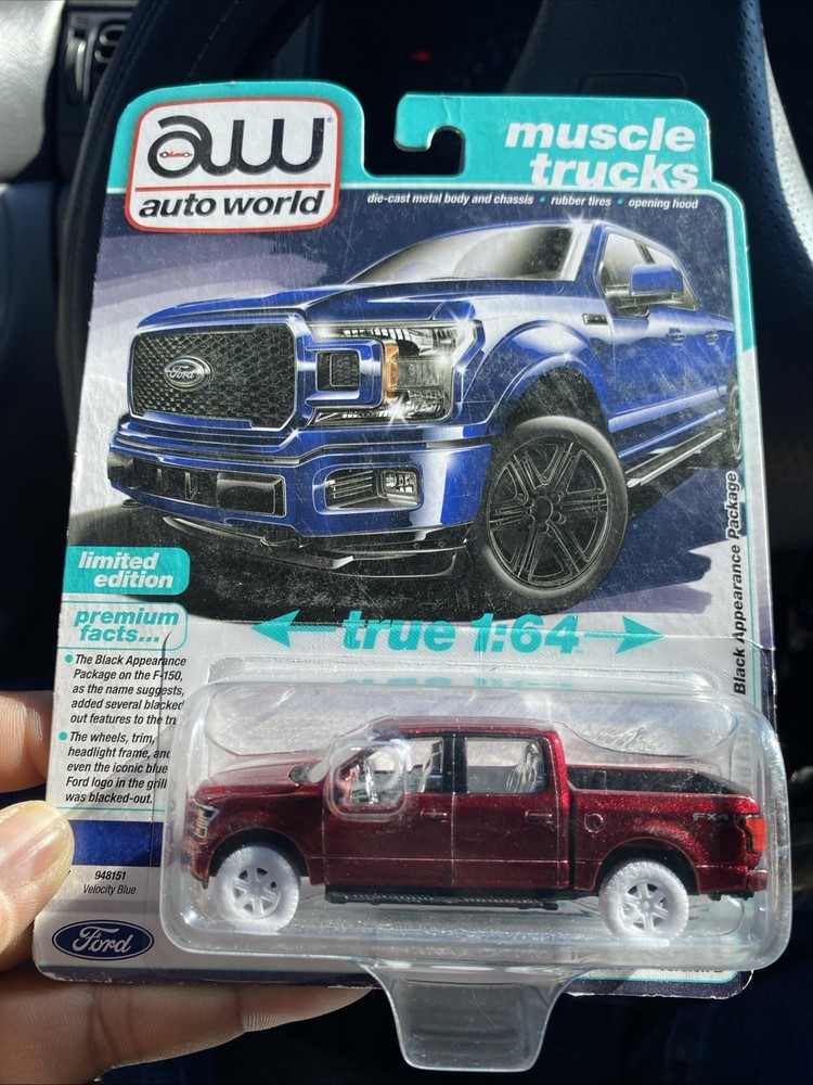 Auto World Ultra Red Chase 2020 Ford F-150 AW64502 B 1:64