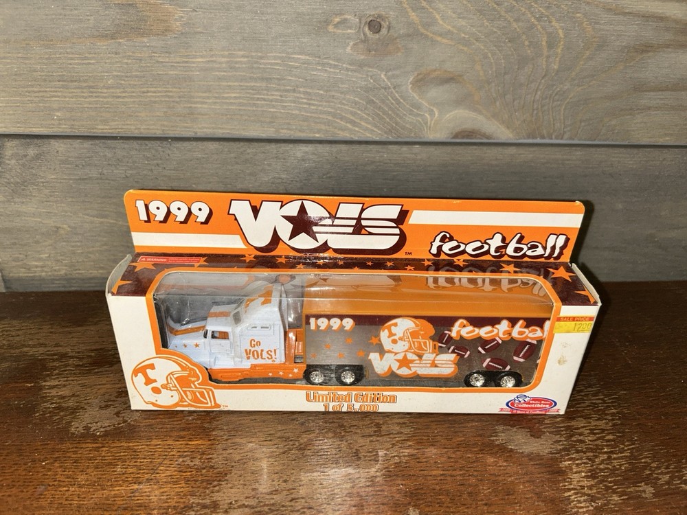 White Rose Collectibles Diecast NCAA Tennessee Volunteers 1999 Tractor Trailer Scale Model