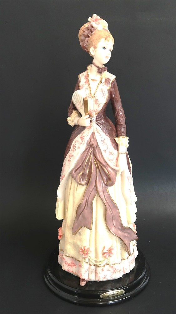 Vintage MONTOFIORI COLLECTION 13.5