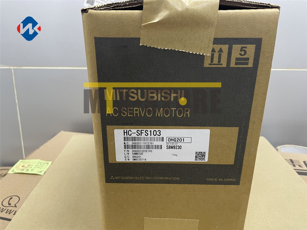 1pcs Brand new Mitsubishi with box Servo Motor HC-SFS103