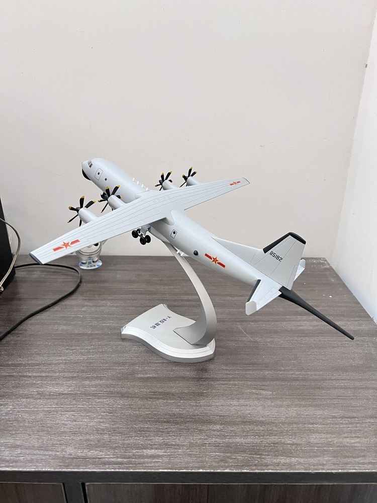 Chinese Carrier-Based Y-8 Anti-Submarine Patrol Aircraft Alloy Model Kit (1:100)