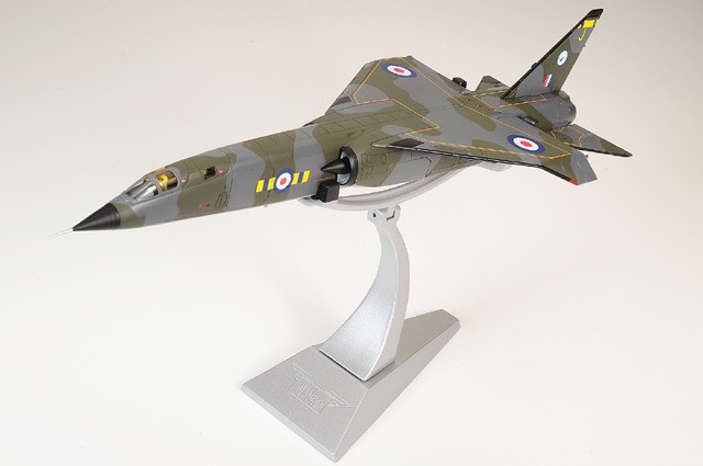 Corgi 1/72 TSR.2 XS954 RAF No.40 Sqn What If Paint Scheme Model Plane