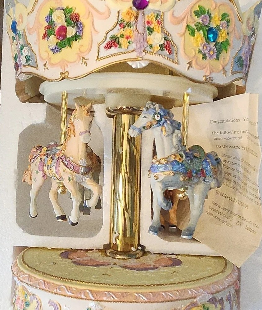 Grandeur Noel 2000 Collector's Edition Musical, Horse Carousel fast safe Ship
