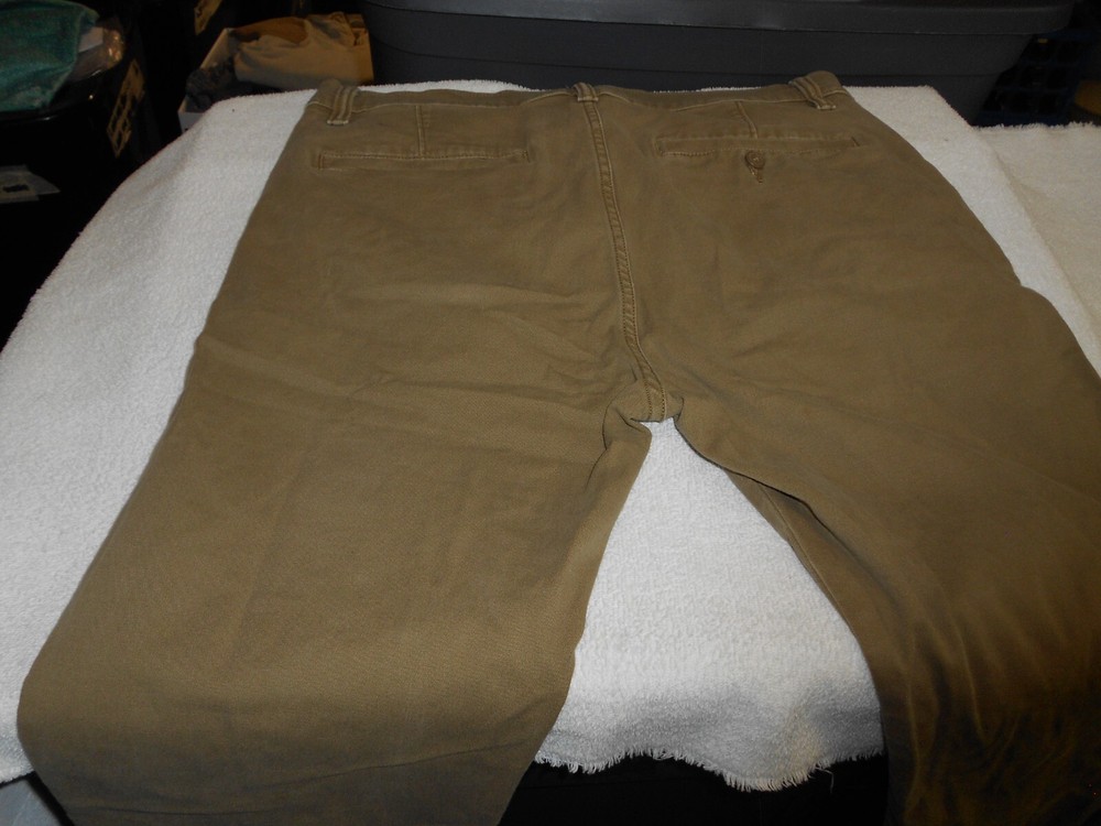 Mens LEVIS XX STANDARD TAPER STRETCH LIGHT BROWN color  CHINOS  33 x 30 (Actual)