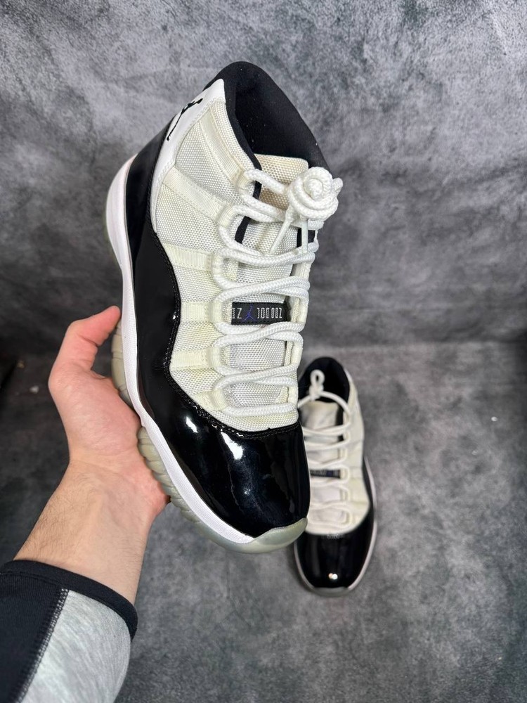Size 10.5 | Jordan 11 Concord No Box | Pre-Owned