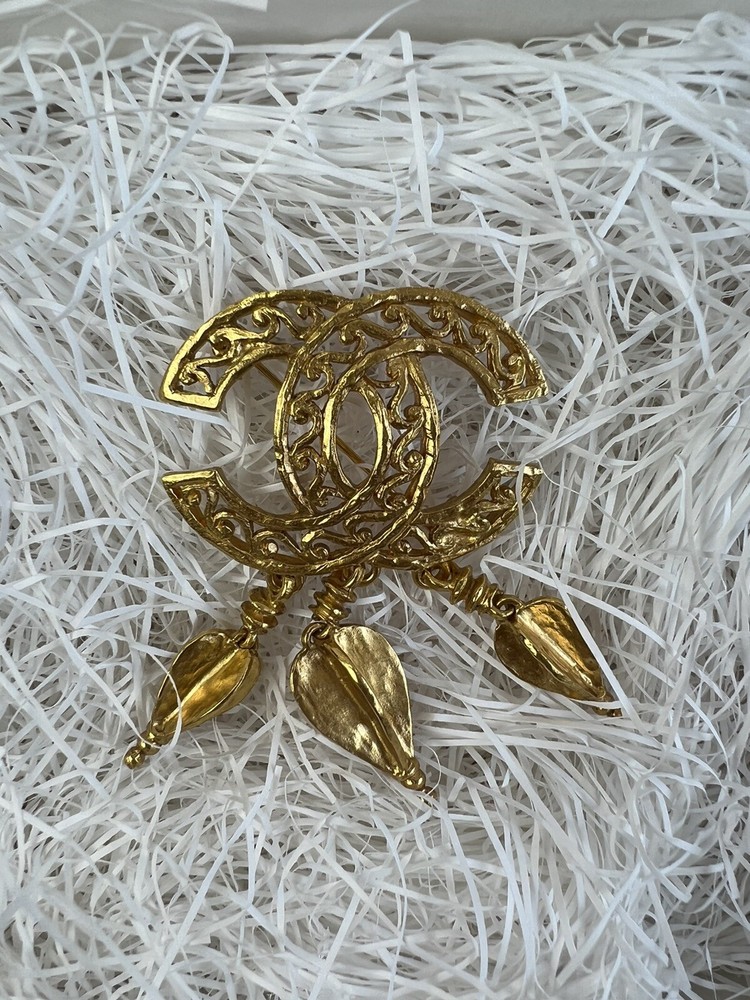 CHANEL Coco Mark Brooch  Gold