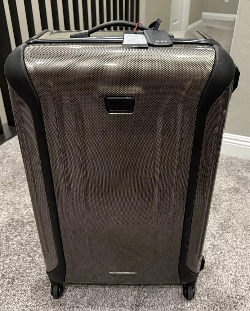 NEW  NO TAG TUMI Vapor International 30” Large Hard Luggage 98412-1344 $875