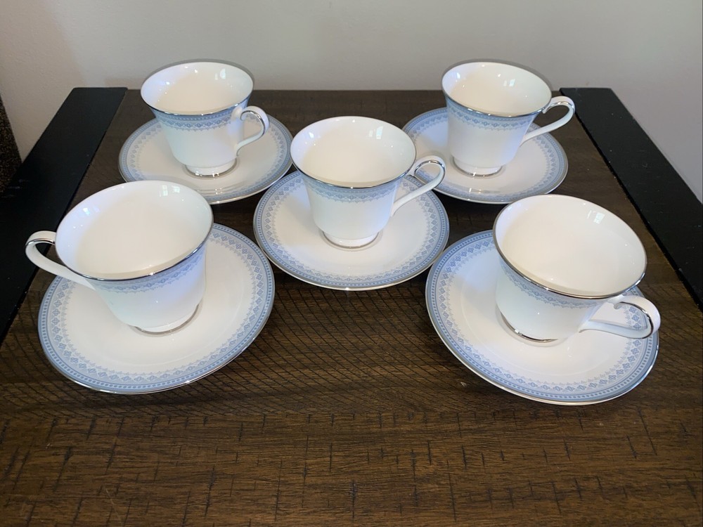 Royal Doulton Lorraine Tea Cups (5) & Saucers (8) Set Tea Party/Special Occasion