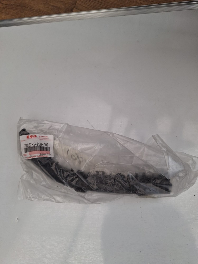 NEW GENUINE Suzuki Vitara bumper guide rear 71832-54P00 original new