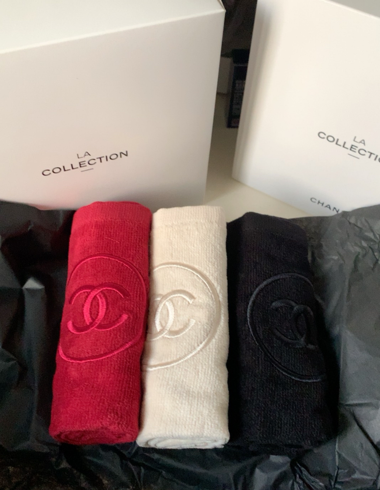 Chanel Beaute 2023 Authentic 3-Piece Face Towel Set with Original Box Gift