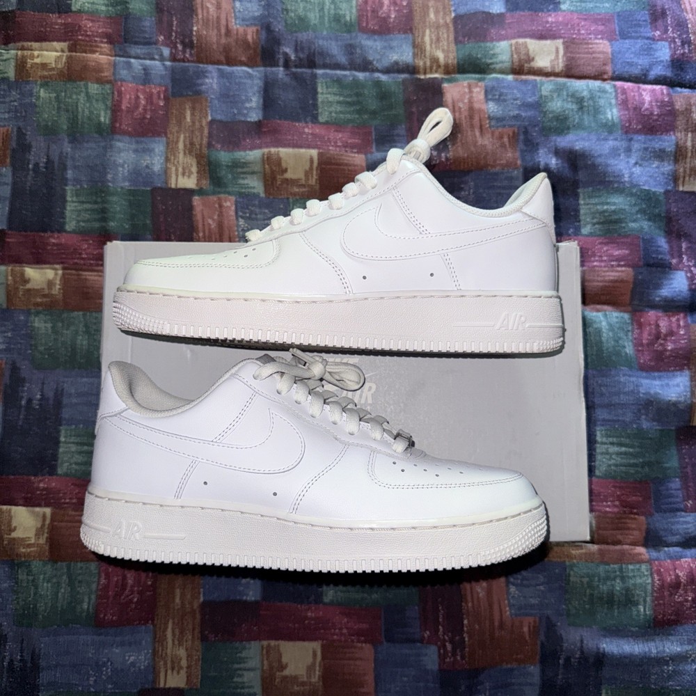 Size 8.5 - Nike Air Force 1 '07 Low Triple White