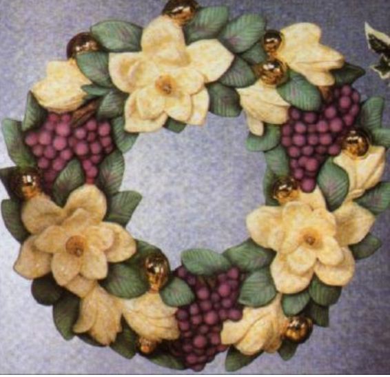 Cer Ready-to-Paint Ceramic Magnolia Wreath Bisque