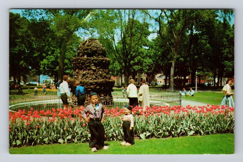 Holland MI-Michigan, Children in Replica Dutch Costume, Vintage Postcard