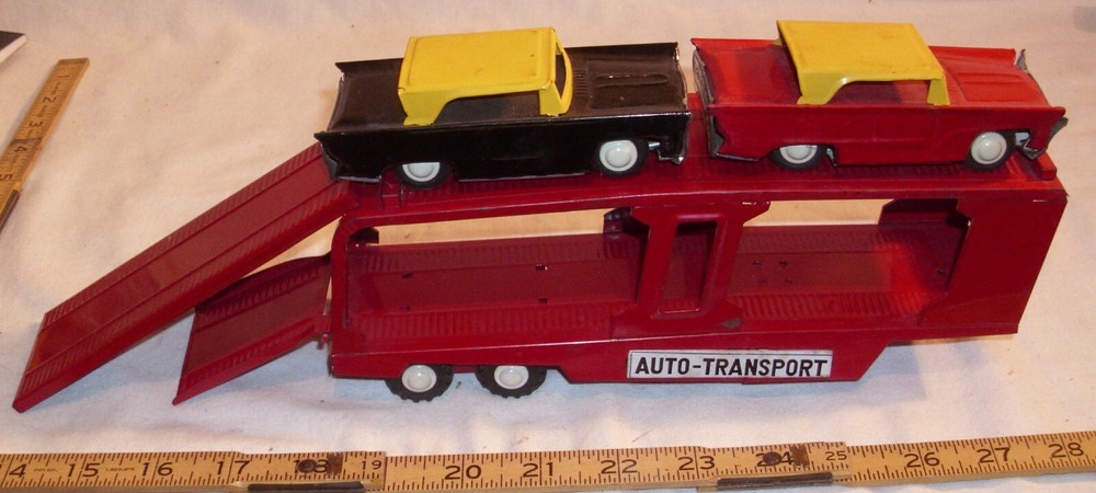 AUTO TRANSPORT SEMI TRAILER PART WITH RAMPS & CARS TIN FRICTION TOY JAPAN