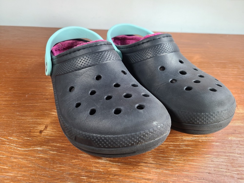 Crocs Unisex Fuzzy Lined Clogs Black Pink Men’s 8 Women’s 10