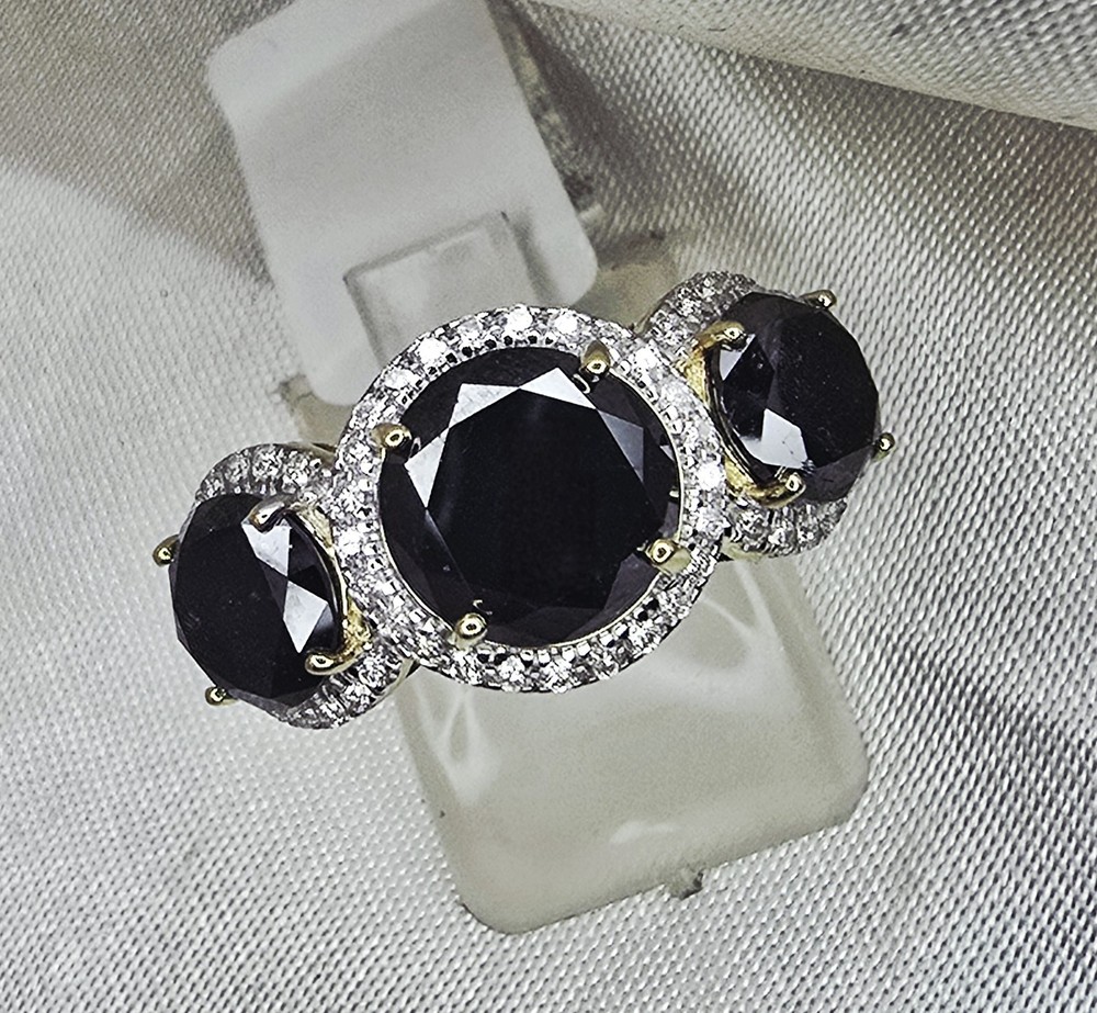 Natural Black & White Diamond Ring In 14ct Yellow Gold + Independent Valuation