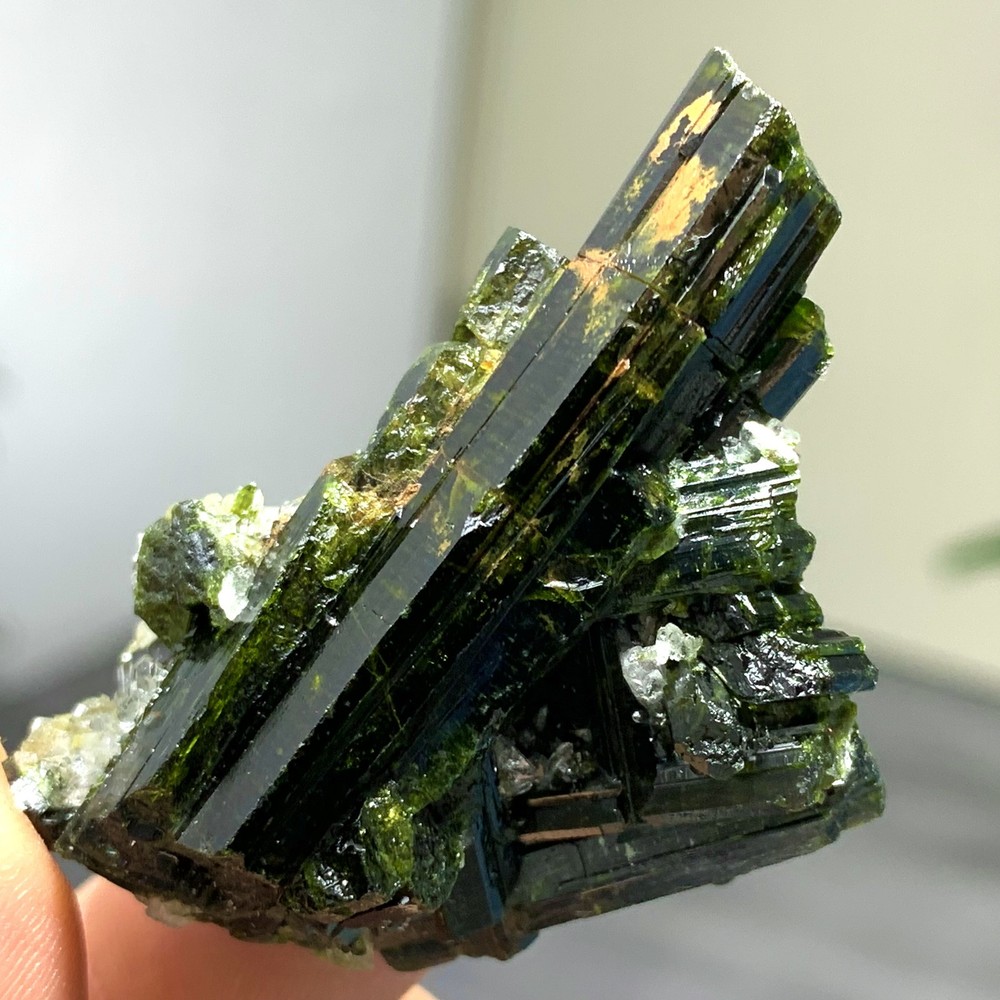38G Rare!! Natural green tourmaline quartz crystal cluster mineral specimeno
