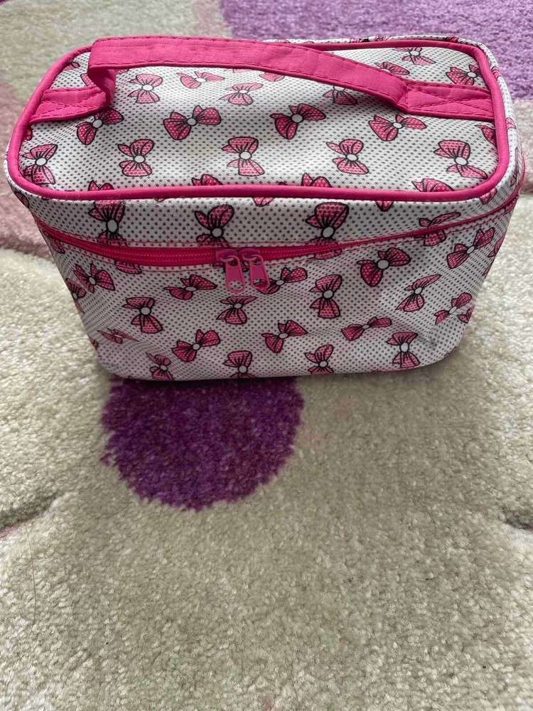 Pink ribbon storage box for women