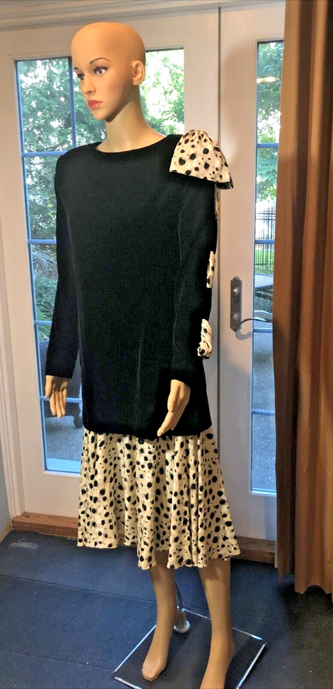 Silks, By At Gillian. Size 8, Elegant Dress Set