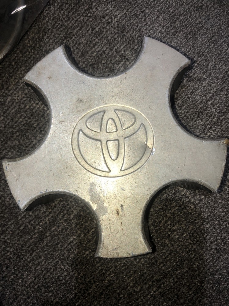 97 98 99 00 Toyota Camry Avalon OEM Wheel Center Cap