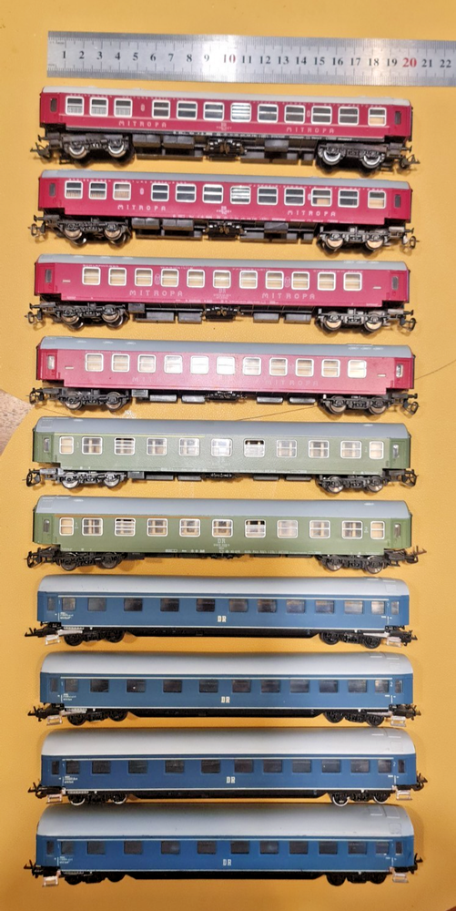 TT Gauge 1:120 DR/DDR Coach Lot (10) – MITROPA red + DR green/blue – BTTB/Zeuke