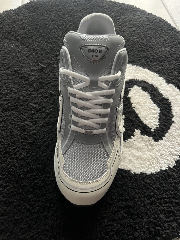 Dior B30 Hoome Noir Et Gris Sans Étiqueté Et Sans La Boîte En Très Bonne État