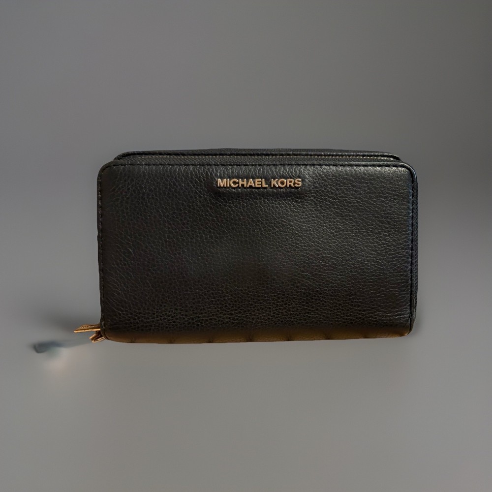 PREOWNED: Michael Kors Black Zip-Around Wallet for Women with Credit Card Slots