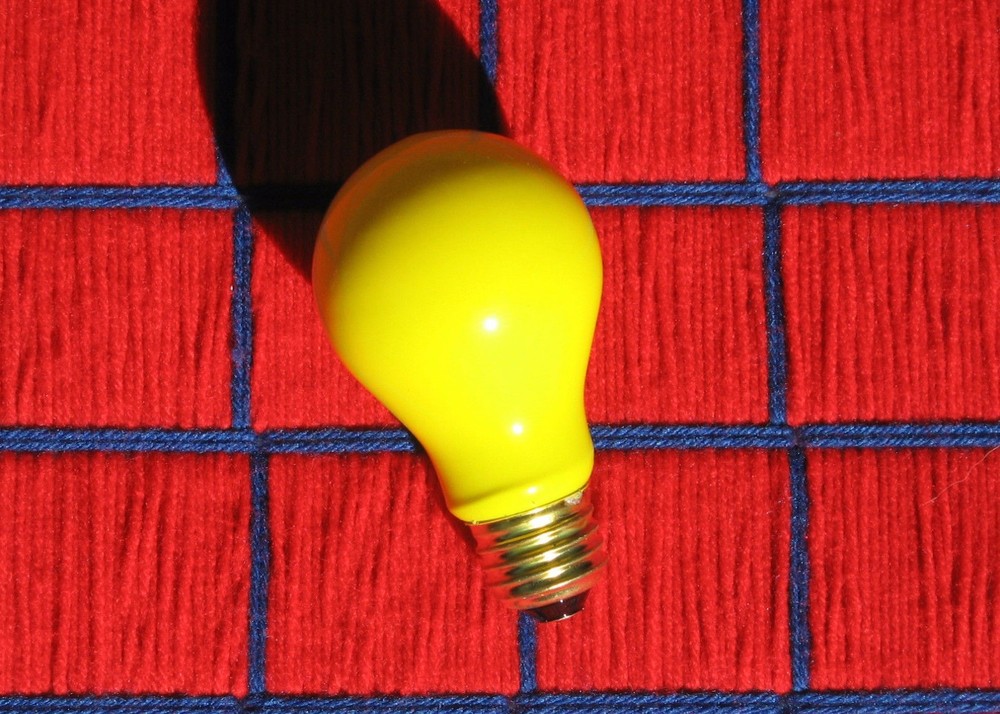 Box of 12 BUG yellow 40w A19 sign & Party LIGHT BULB 40 WATT 130V outdoor 40A19