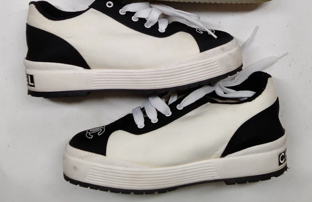 CHANEL Sz 37 CC Logo Sneakers Shoes Italy 7