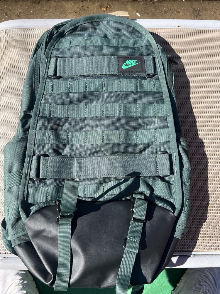 Nike Sportswear RPM Backpack 26L in Vintage Green Tactical SB Style FD7544-338