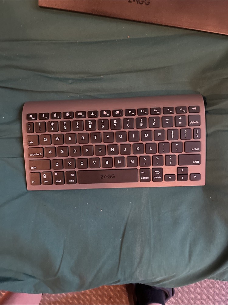 Zagg Bluetooth Wireless Keyboard for iPad Android Windows with Cover