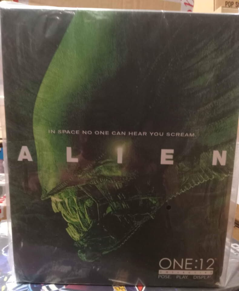 Mezco One:12 Collective Alien 7-Inch Highly Detailed Action Figure