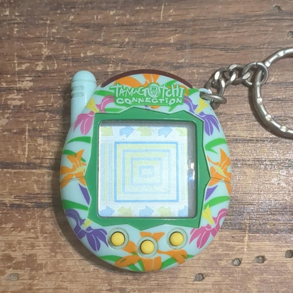 Bandai Tamagotchi Connection  v3 2004 hibiscus
