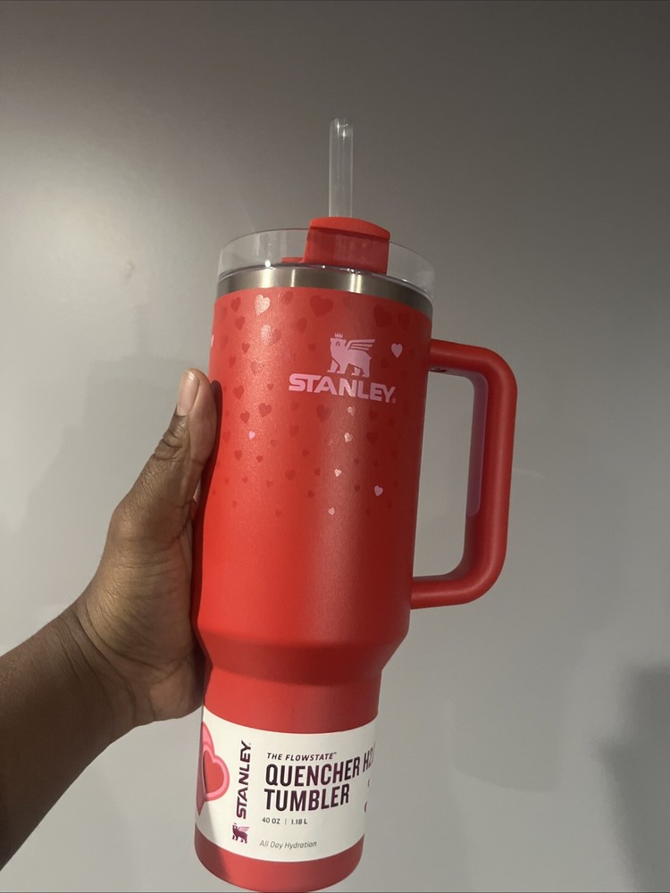 ❤️ Valentines Day - Stanley 40oz H2.0 Flowstate Quencher Tumbler - Ruby Hearts