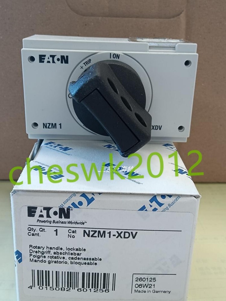 1 PCS NEW IN BOX  EATON MOELLER Circuit breaker operating handle NZM1-XDV