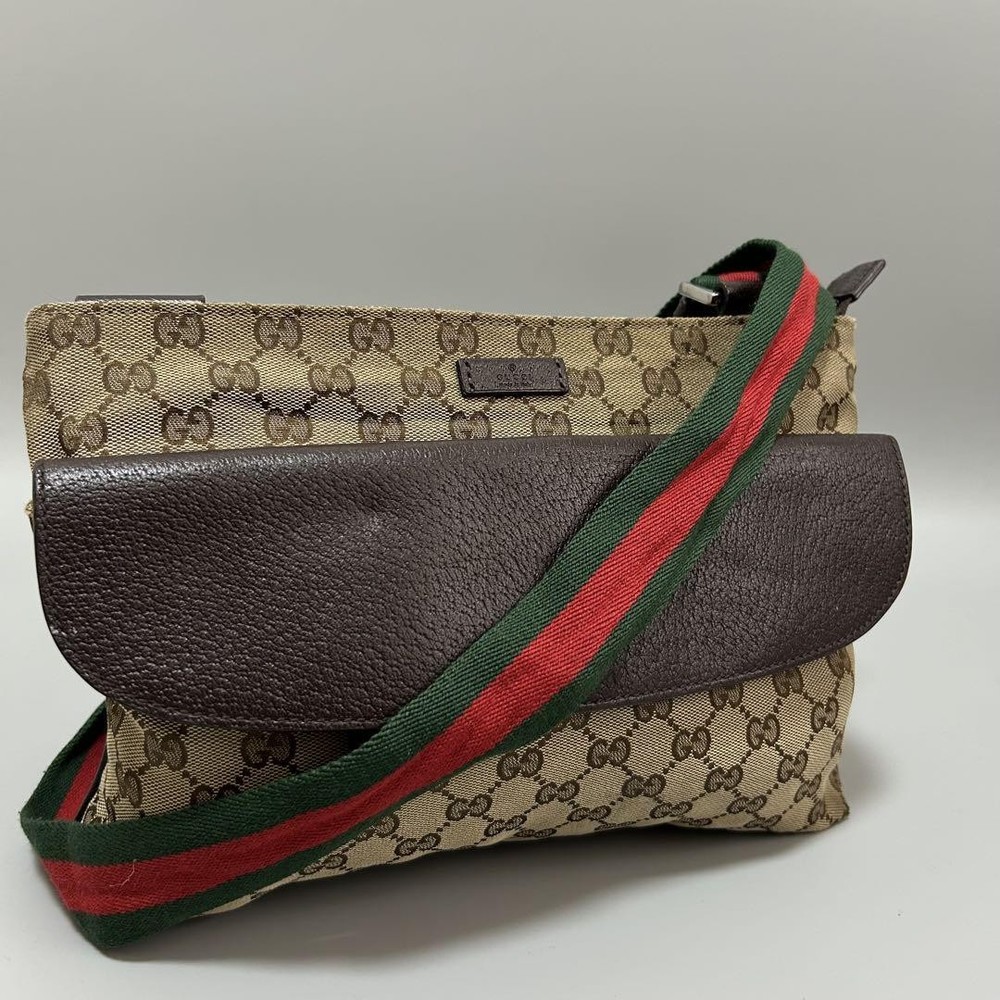 GUCCI GG Canvas Sherry Line Shoulder Bag with Monogram Pattern