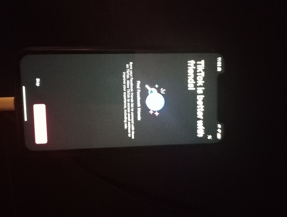 Apple iPhone 11 - 64 GB - Black  (Unlocked)