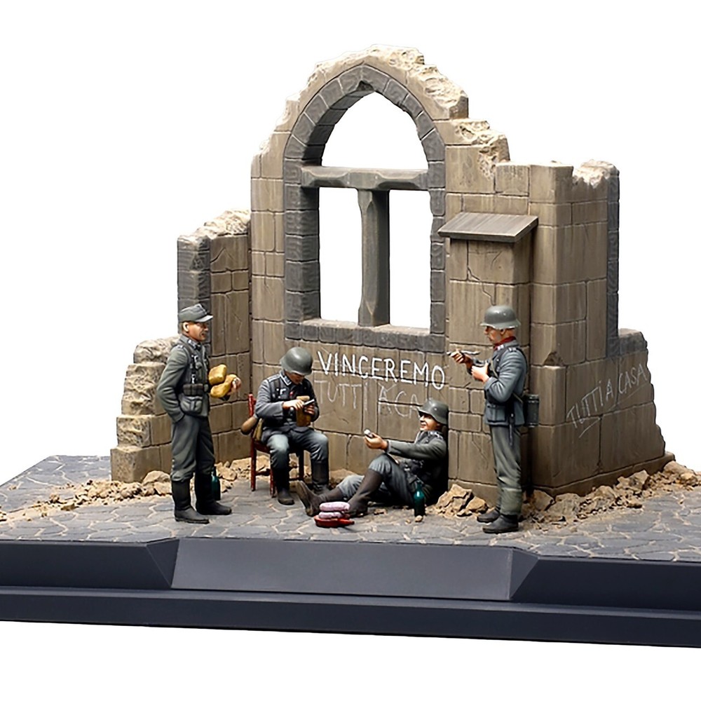 Tamiya 1/35 German Infantry Italian Campaign 1943 Scene Set #4 TAM89742