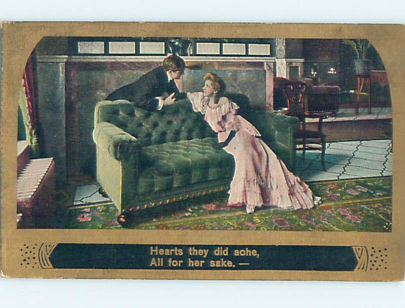 Pre-Linen ROMANTIC COUPLE ON BEAUTIFUL ANTIQUE GREEN COUCH FURNITURE HL4320