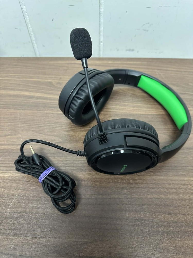 Binnune Green And Black 3.5 MM Wired Gaming Headset With Boom Mic Very Good 7E